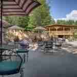 Paradise Hills Winery outdoor tasting tables